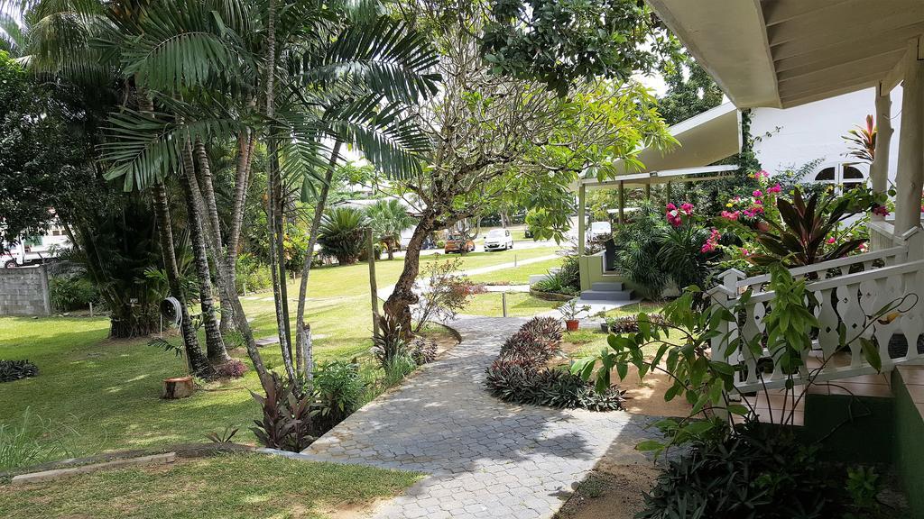 Beau Vallon Bungalows Esterno foto