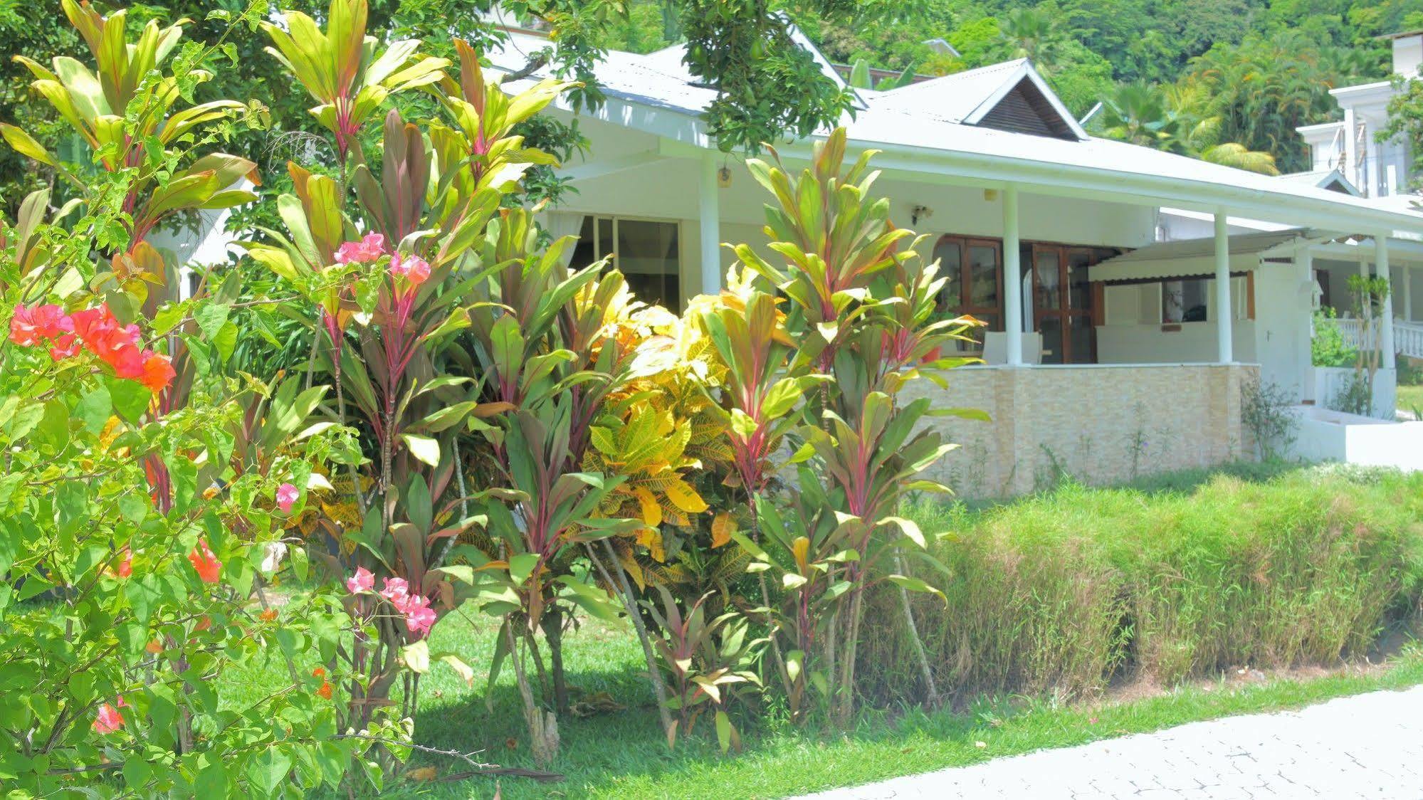 Beau Vallon Bungalows Esterno foto